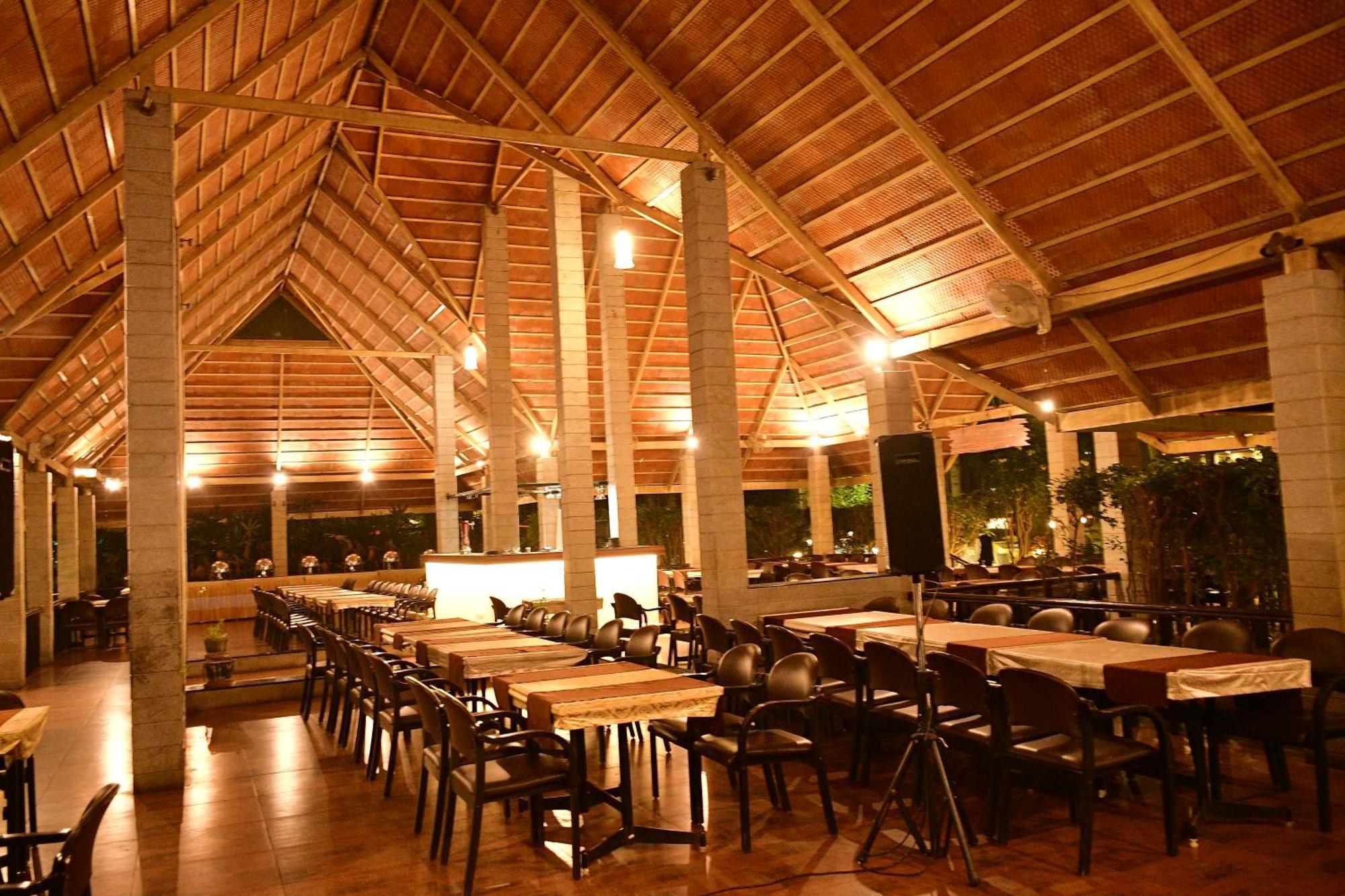 Nijaguna Resorts Chāmrājnagar Buitenkant foto